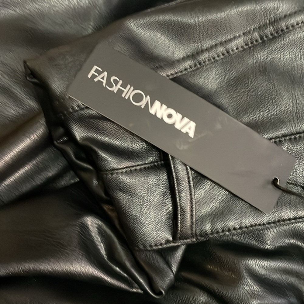 Sz M women Fashion Nova Truly chic faux leather pant black New - Picture 13 of 14